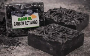 Jabón de carbón activado